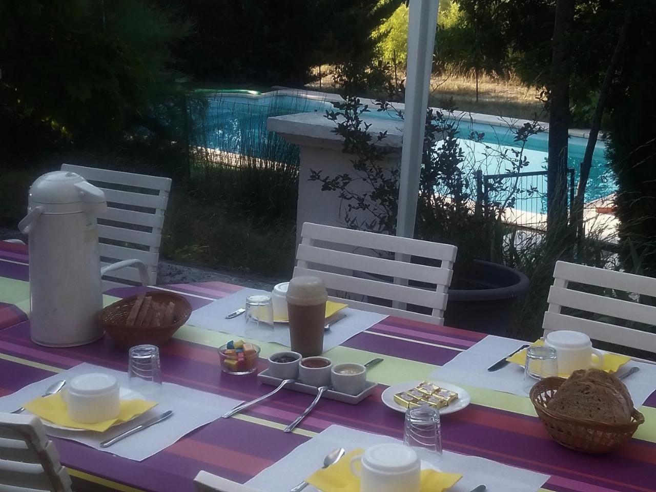 Bed and Breakfast L'Ensoleillee Rosans Exterior foto